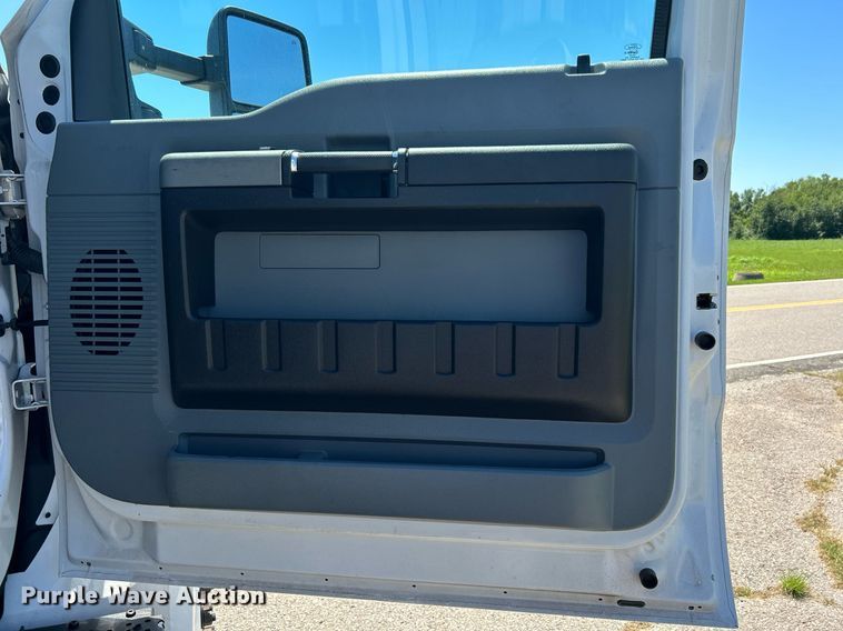 image for item DJ6262 2018  Ford F750 Super Duty  truck cab and chassis