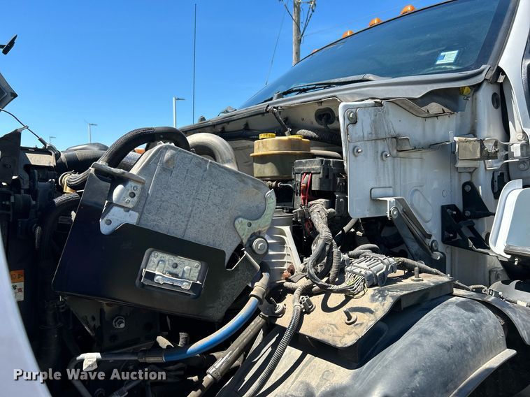 image for item DJ6262 2018  Ford F750 Super Duty  truck cab and chassis