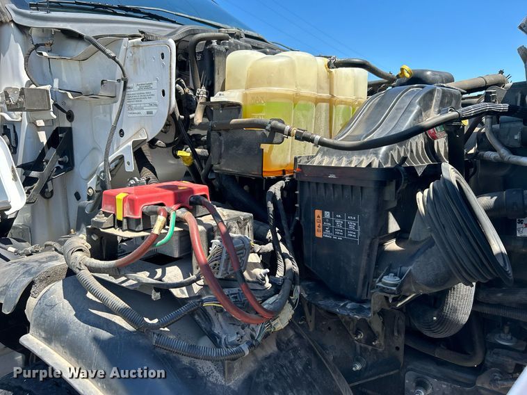 image for item DJ6262 2018  Ford F750 Super Duty  truck cab and chassis