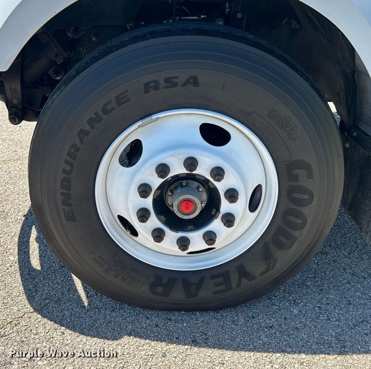 image for item DJ6262 2018  Ford F750 Super Duty  truck cab and chassis