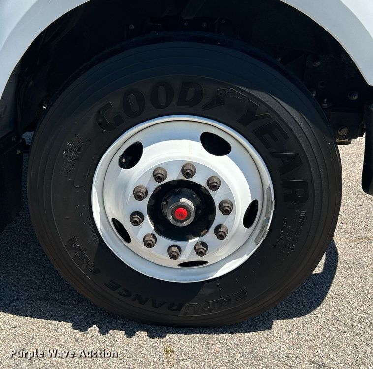 image for item DJ6262 2018  Ford F750 Super Duty  truck cab and chassis