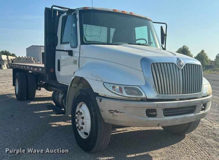 image for item DJ6263 2007 International 4200  dump flatbed truck