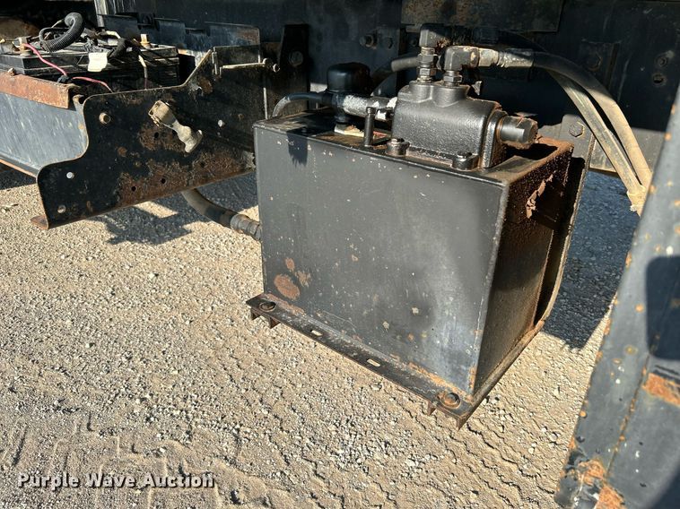 image for item DJ6263 2007 International 4200  dump flatbed truck