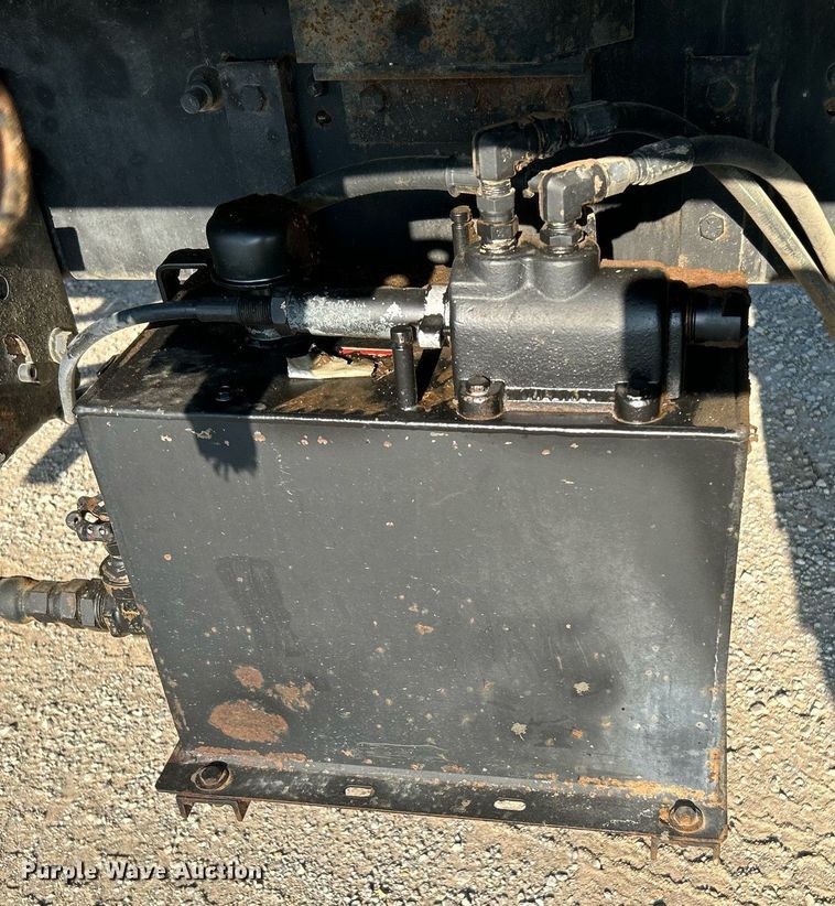 image for item DJ6263 2007 International 4200  dump flatbed truck