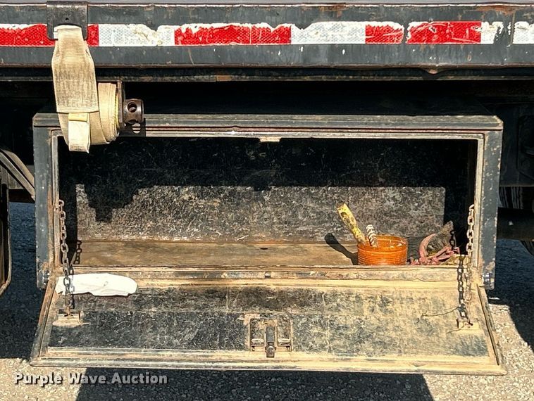 image for item DJ6263 2007 International 4200  dump flatbed truck