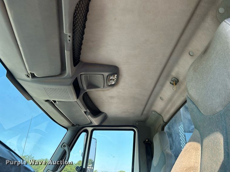 image for item DJ6263 2007 International 4200  dump flatbed truck