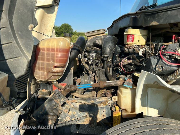 image for item DJ6263 2007 International 4200  dump flatbed truck