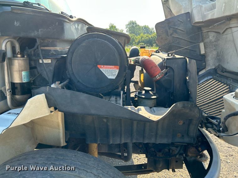 image for item DJ6263 2007 International 4200  dump flatbed truck