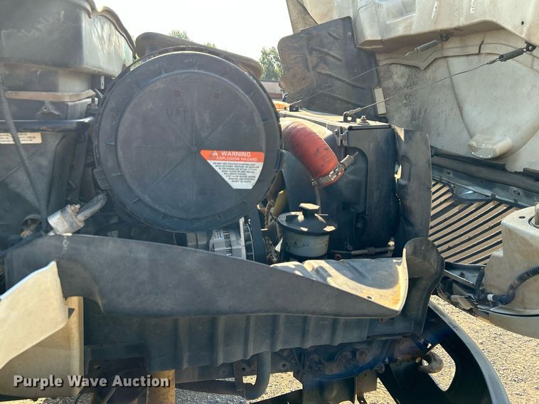 image for item DJ6263 2007 International 4200  dump flatbed truck