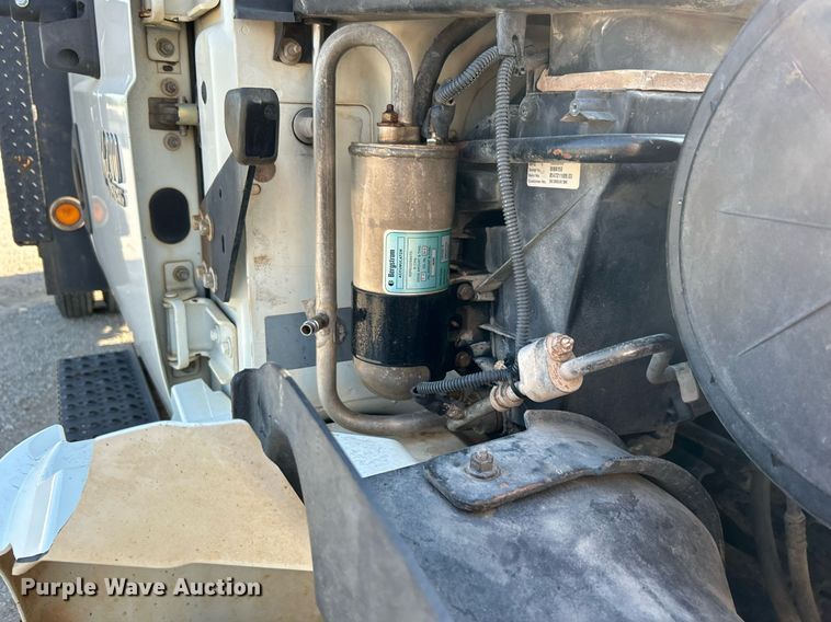 image for item DJ6263 2007 International 4200  dump flatbed truck