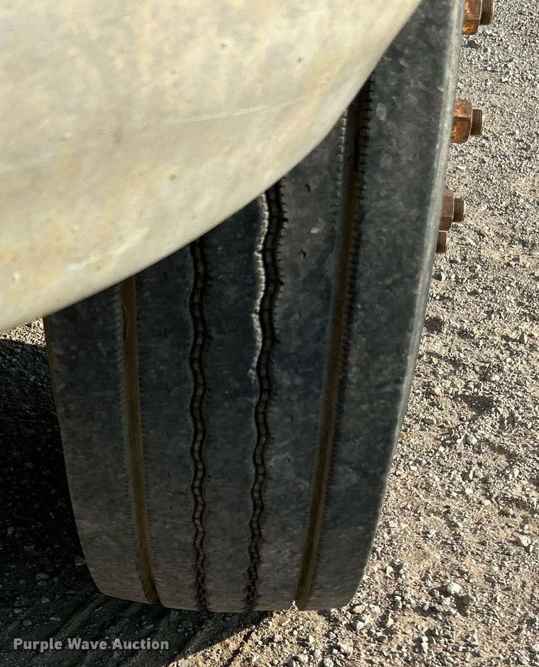 image for item DJ6263 2007 International 4200  dump flatbed truck