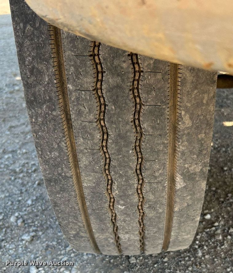 image for item DJ6263 2007 International 4200  dump flatbed truck