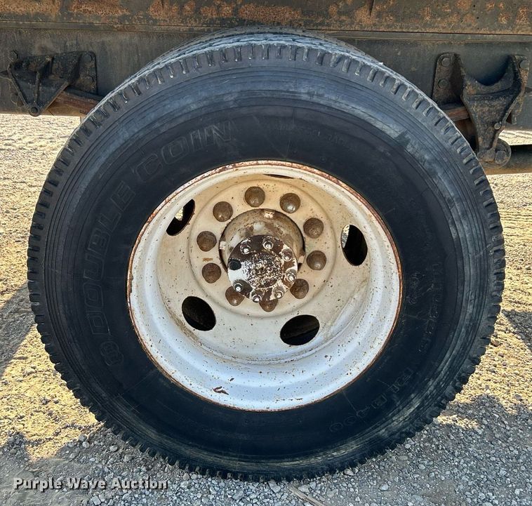 image for item DJ6263 2007 International 4200  dump flatbed truck