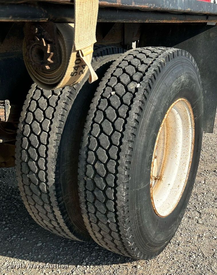 image for item DJ6263 2007 International 4200  dump flatbed truck