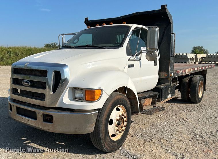 image for item DJ6264 2005 Ford F650 Super Duty  dump flatbed truck