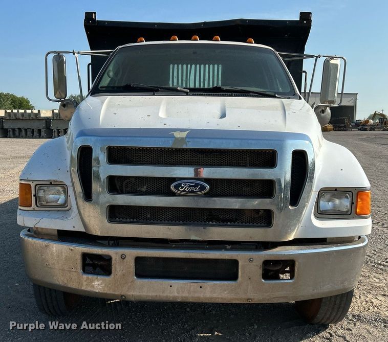 image for item DJ6264 2005 Ford F650 Super Duty  dump flatbed truck