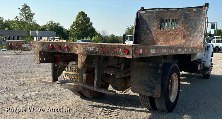 image for item DJ6264 2005 Ford F650 Super Duty  dump flatbed truck
