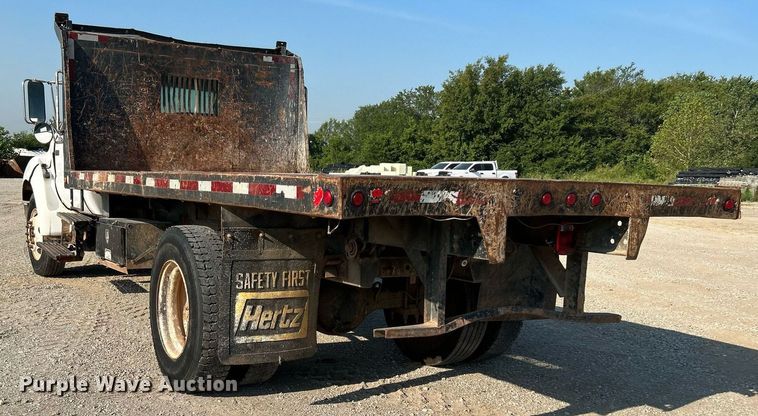 image for item DJ6264 2005 Ford F650 Super Duty  dump flatbed truck