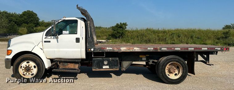 image for item DJ6264 2005 Ford F650 Super Duty  dump flatbed truck
