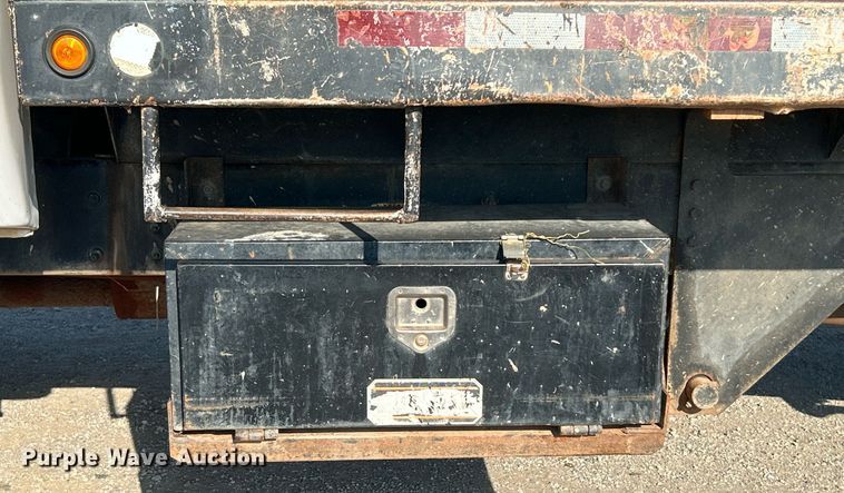 image for item DJ6264 2005 Ford F650 Super Duty  dump flatbed truck