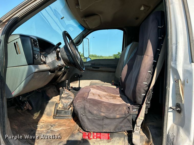 image for item DJ6264 2005 Ford F650 Super Duty  dump flatbed truck