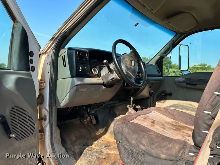 image for item DJ6264 2005 Ford F650 Super Duty  dump flatbed truck