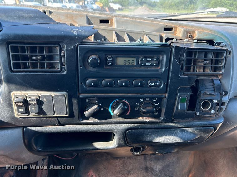 image for item DJ6264 2005 Ford F650 Super Duty  dump flatbed truck