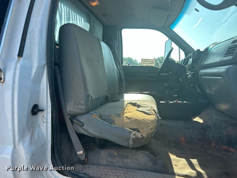 image for item DJ6264 2005 Ford F650 Super Duty  dump flatbed truck