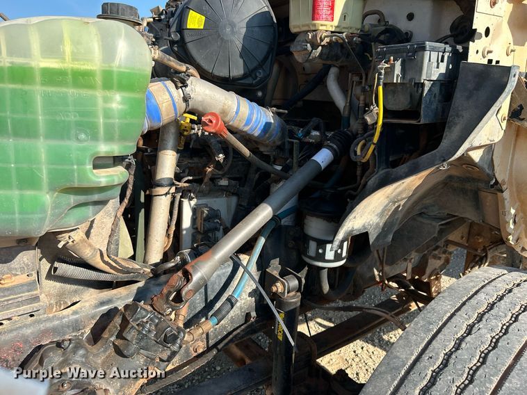 image for item DJ6264 2005 Ford F650 Super Duty  dump flatbed truck