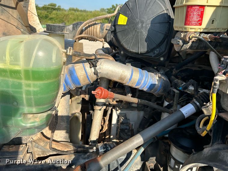 image for item DJ6264 2005 Ford F650 Super Duty  dump flatbed truck