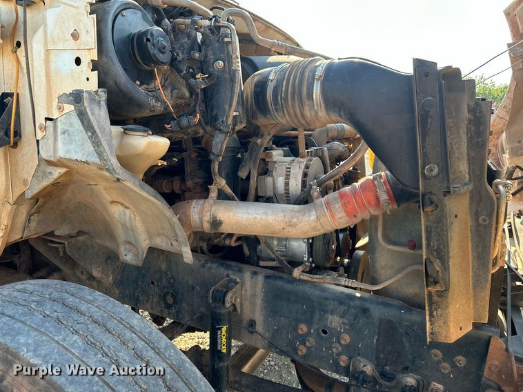 image for item DJ6264 2005 Ford F650 Super Duty  dump flatbed truck