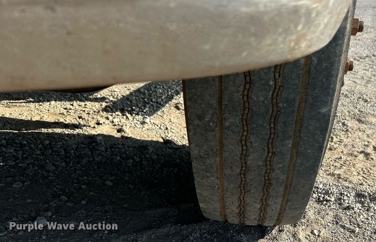 image for item DJ6264 2005 Ford F650 Super Duty  dump flatbed truck