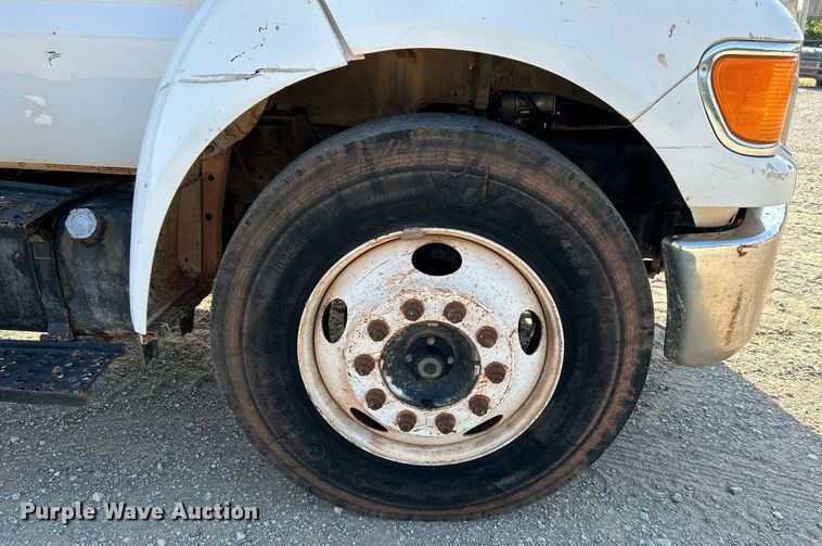 image for item DJ6264 2005 Ford F650 Super Duty  dump flatbed truck