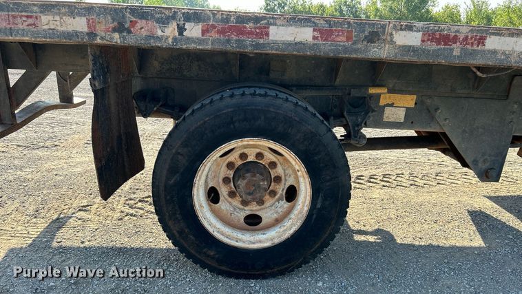 image for item DJ6264 2005 Ford F650 Super Duty  dump flatbed truck