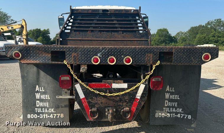 image for item DJ6267 2003 International 4300  flatbed truck