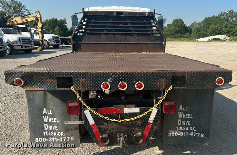 image for item DJ6267 2003 International 4300  flatbed truck