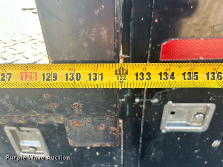 image for item DJ6267 2003 International 4300  flatbed truck