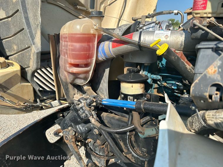 image for item DJ6267 2003 International 4300  flatbed truck