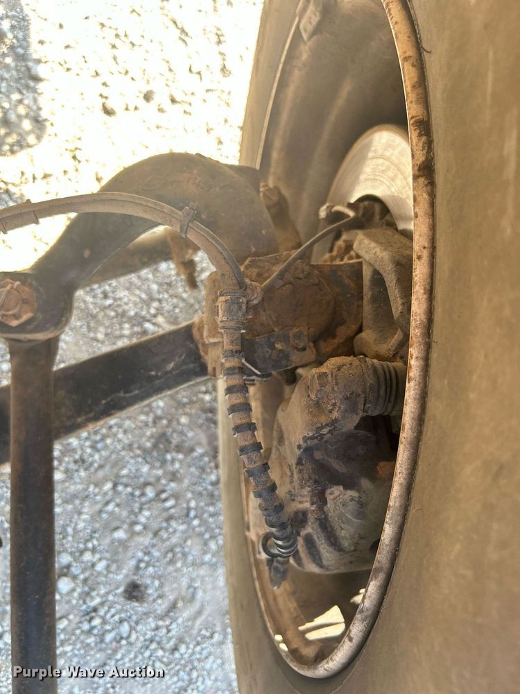 image for item DJ6267 2003 International 4300  flatbed truck