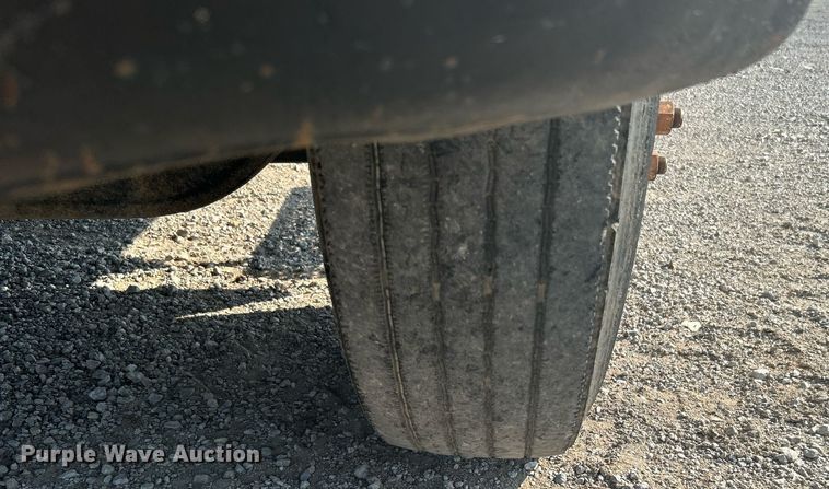 image for item DJ6267 2003 International 4300  flatbed truck