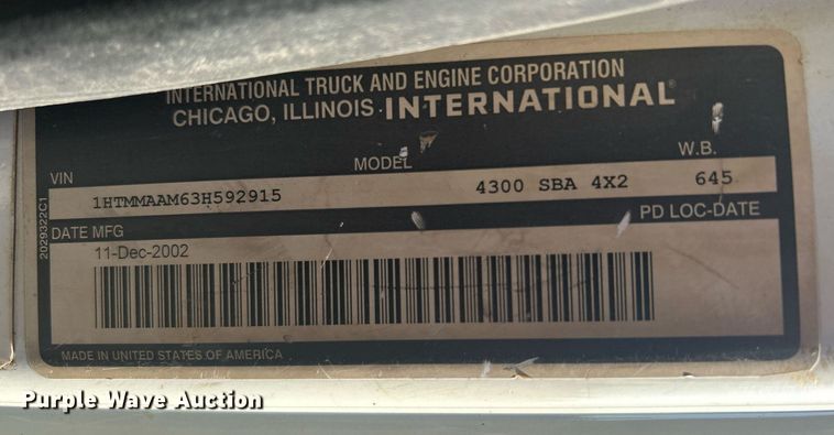 image for item DJ6267 2003 International 4300  flatbed truck