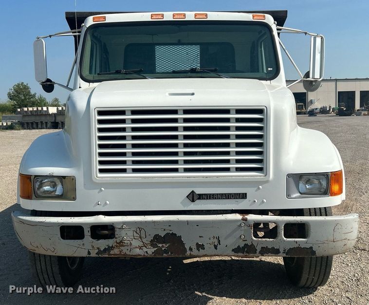 image for item DJ6268 2000 International 4700  dump flatbed truck
