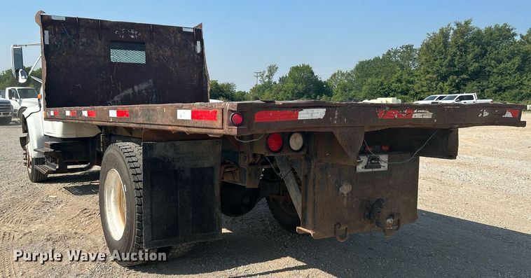 image for item DJ6268 2000 International 4700  dump flatbed truck