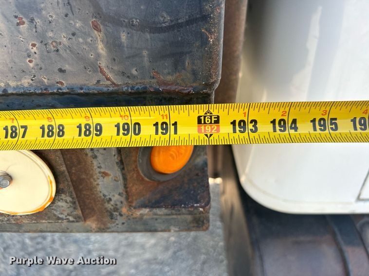 image for item DJ6268 2000 International 4700  dump flatbed truck