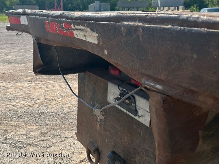 image for item DJ6268 2000 International 4700  dump flatbed truck