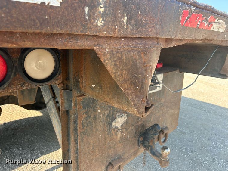 image for item DJ6268 2000 International 4700  dump flatbed truck