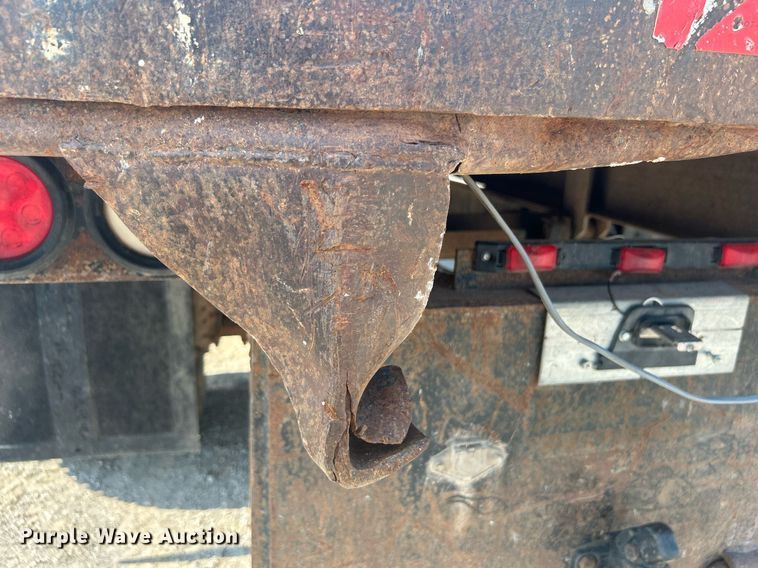 image for item DJ6268 2000 International 4700  dump flatbed truck