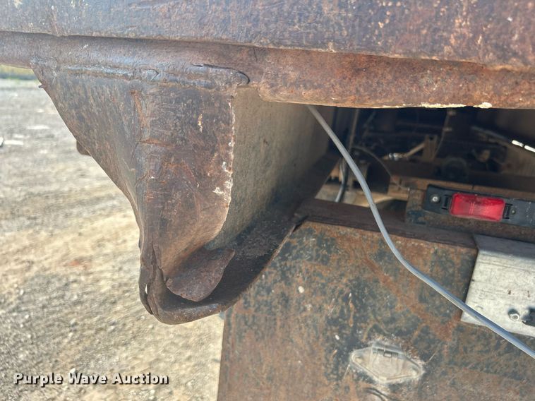 image for item DJ6268 2000 International 4700  dump flatbed truck