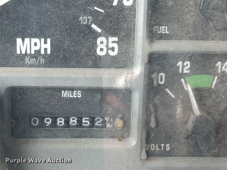 image for item DJ6268 2000 International 4700  dump flatbed truck