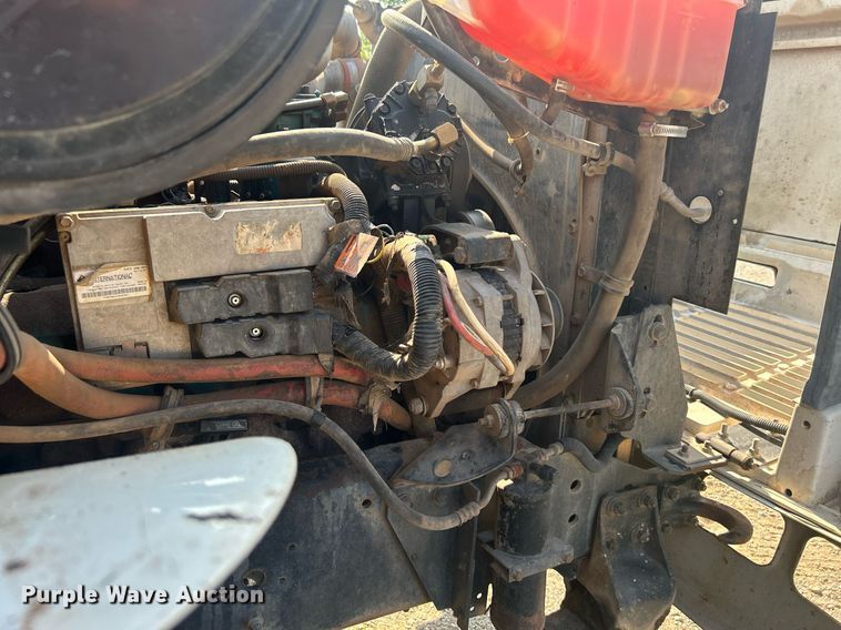 image for item DJ6268 2000 International 4700  dump flatbed truck